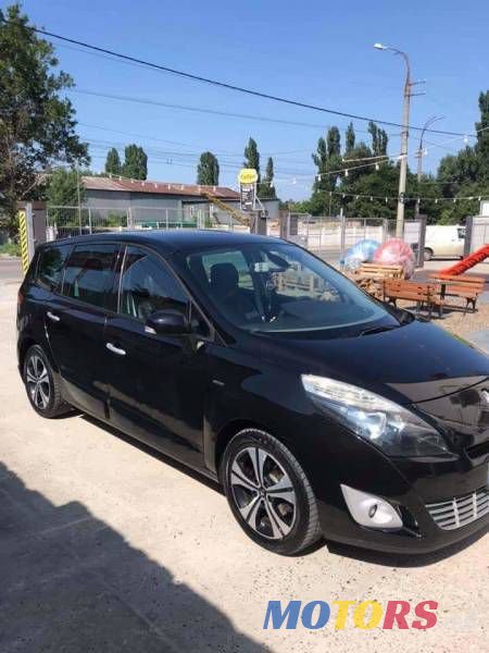 2011' Renault Grand Scenic photo #3