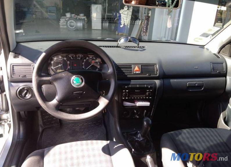 2006' Skoda Octavia photo #2