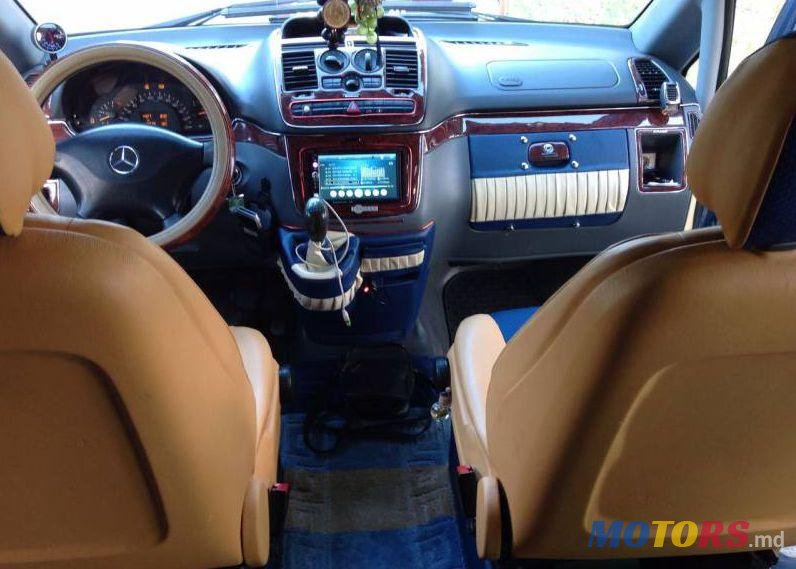 2005' Mercedes-Benz Viano photo #1