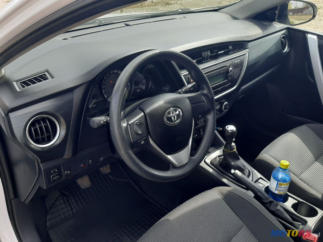 2014' Toyota Auris photo #4
