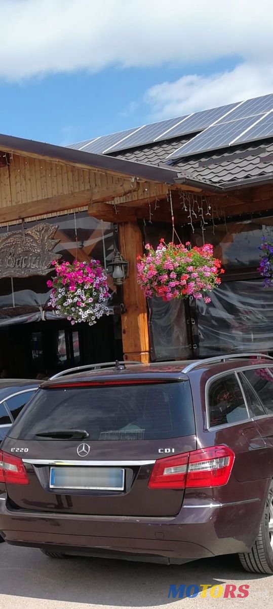 2010' Mercedes-Benz E Класс photo #2