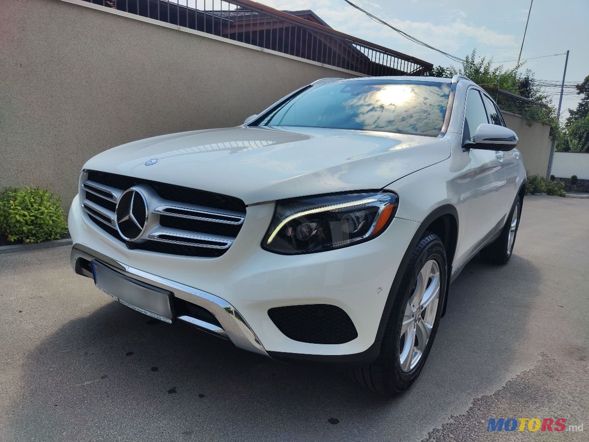 2016' Mercedes-Benz GLC photo #3