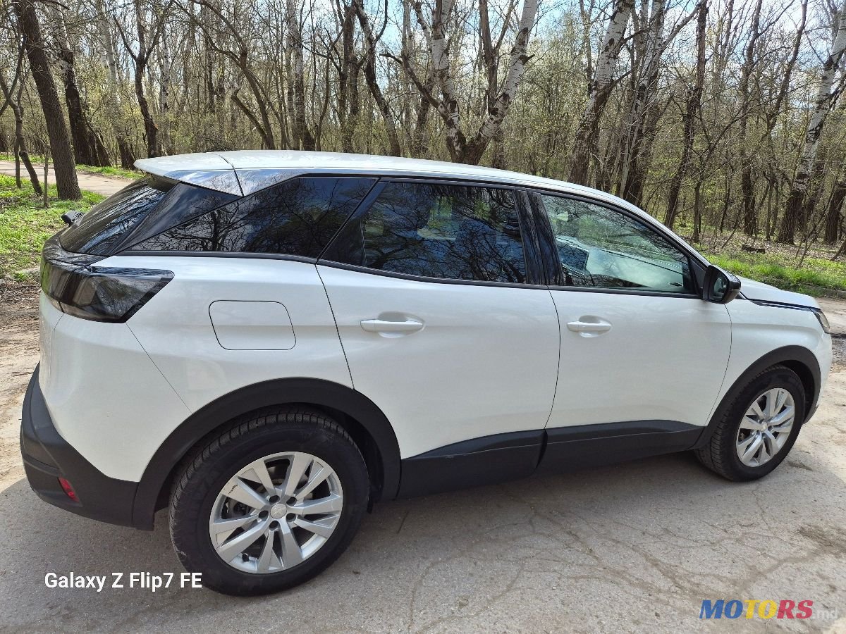 2022' Peugeot 3008 photo #3