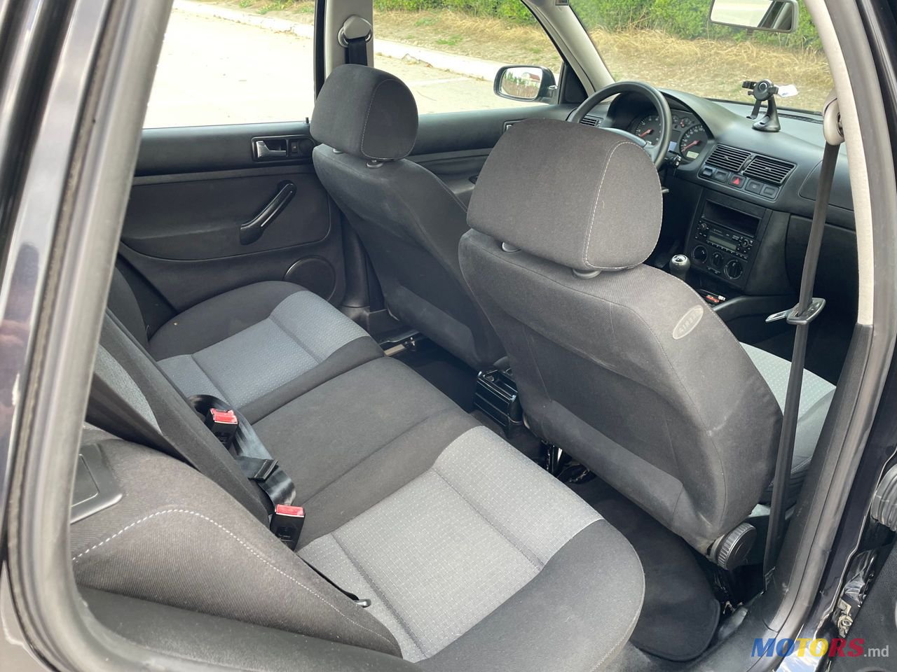 2003' Volkswagen Golf photo #3