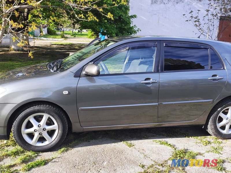 2004' Toyota Corolla photo #1