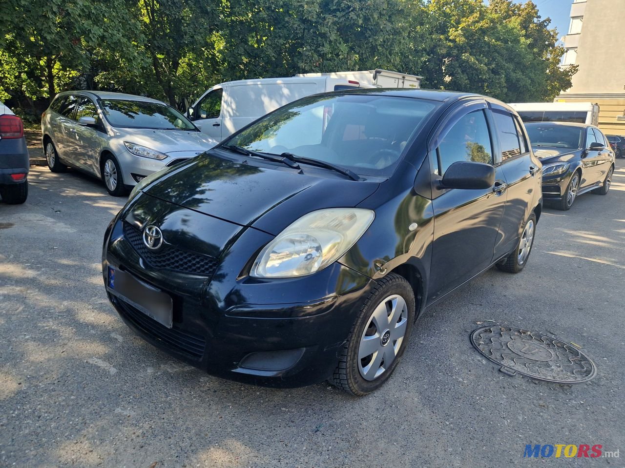 2009' Toyota Yaris photo #2