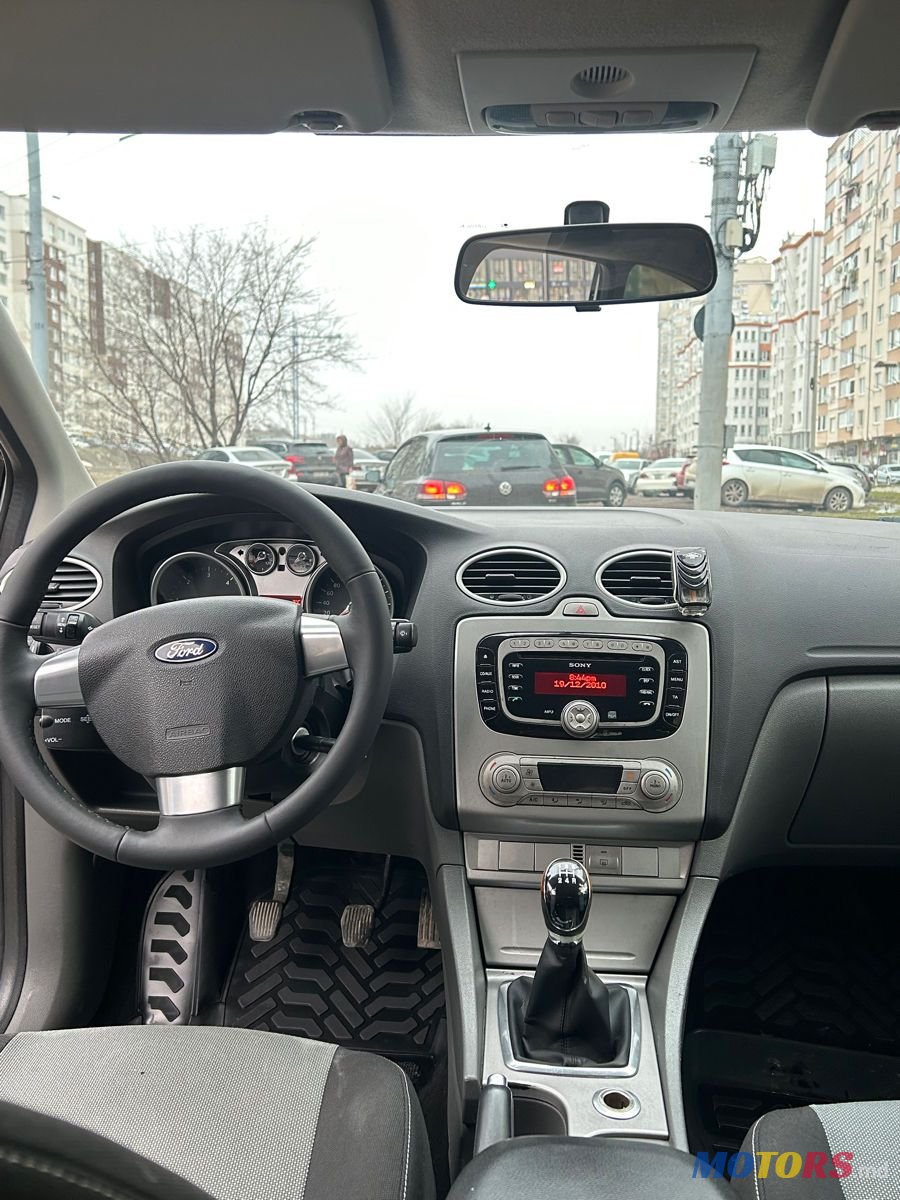 2010' Ford Focus photo #6