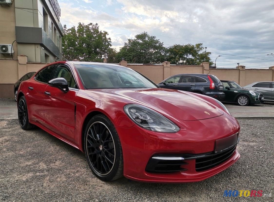 2018' Porsche Panamera photo #3