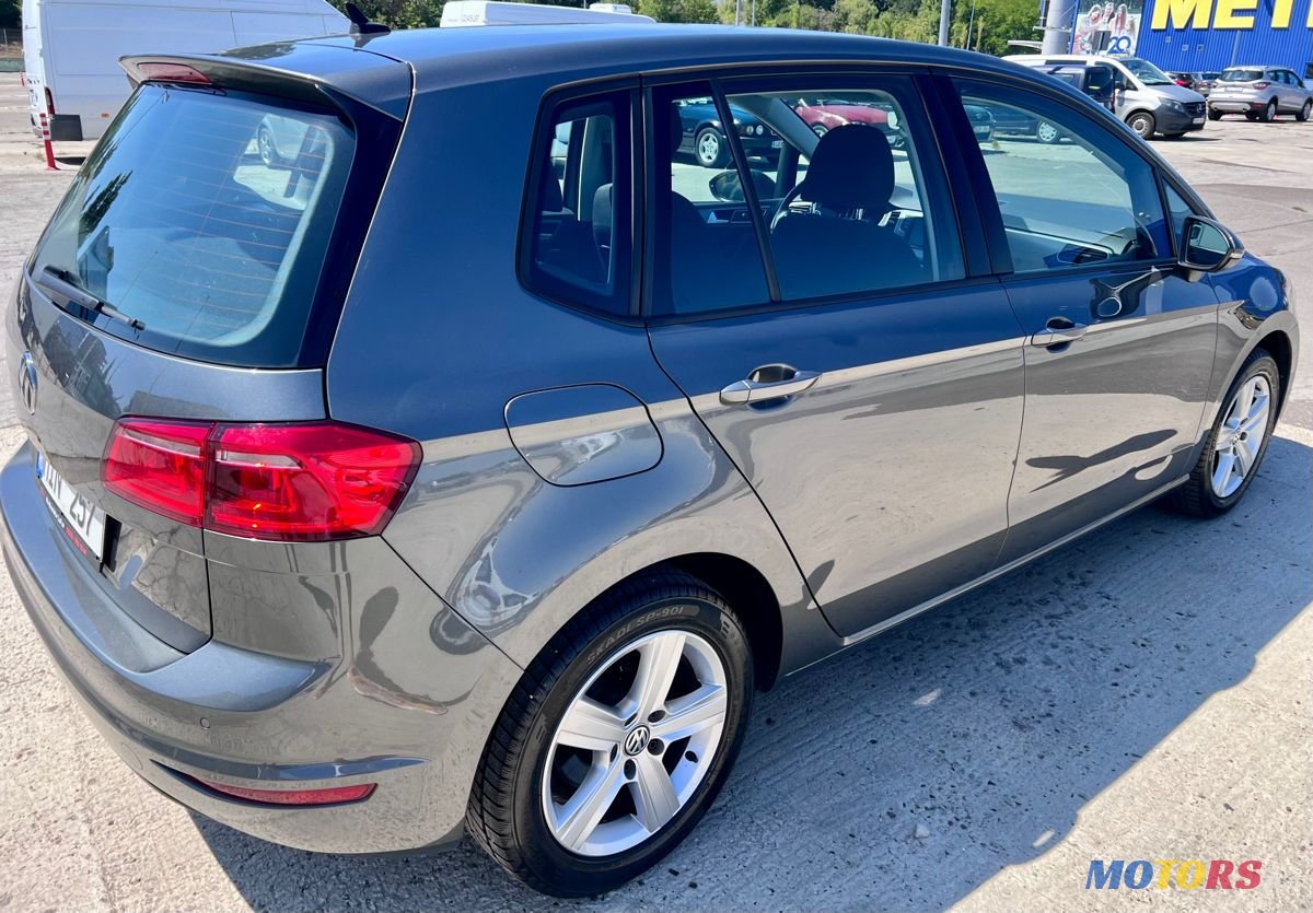 2017' Volkswagen Golf Plus photo #4