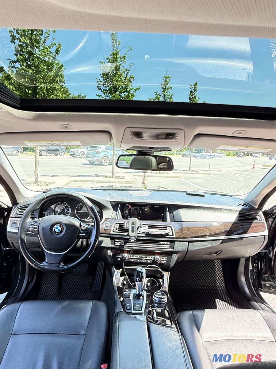 2015' BMW 5 Series photo #6