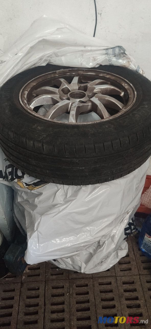 2015' Toyota Prius + photo #4