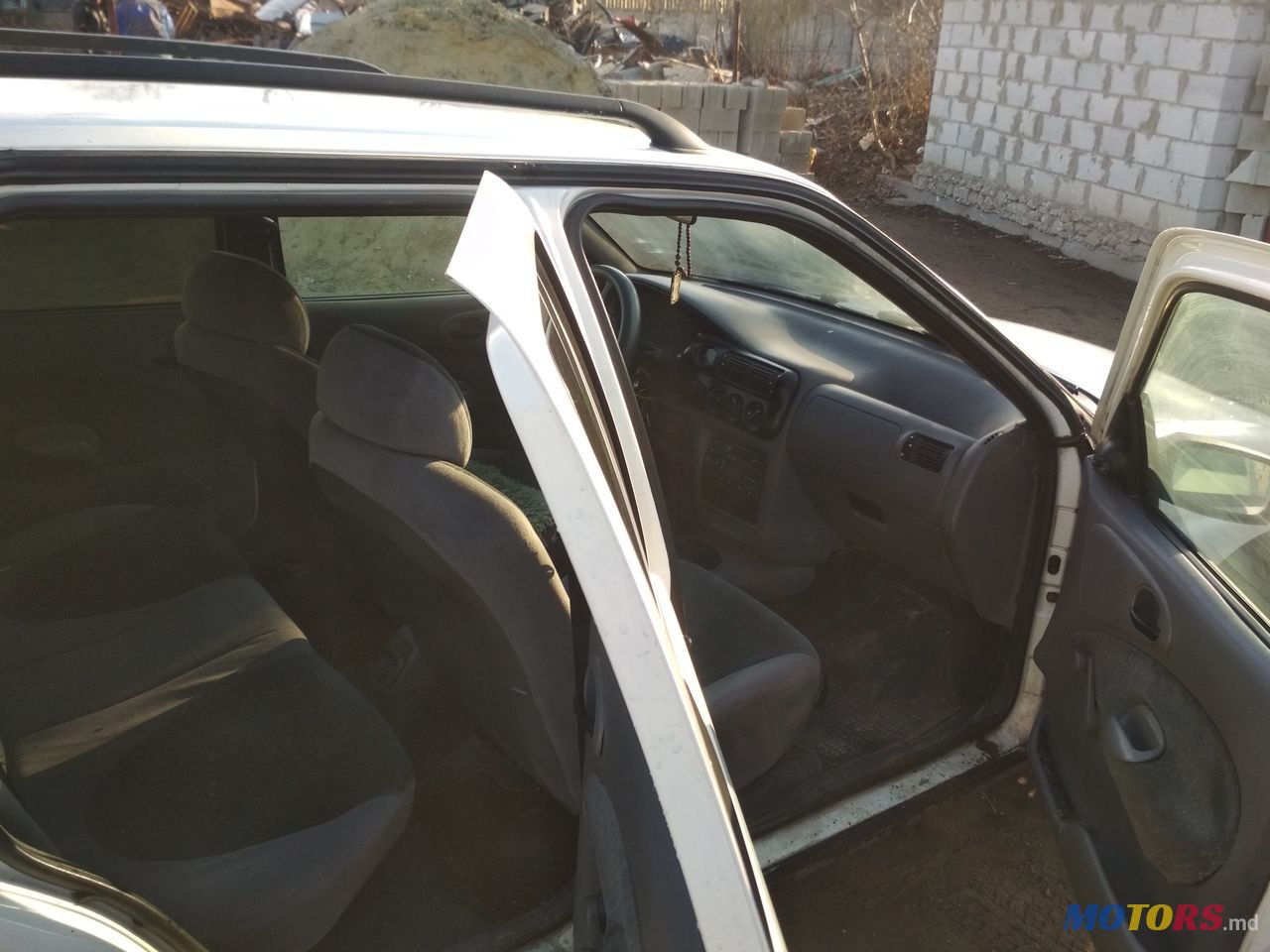 1997' Ford Escort photo #6