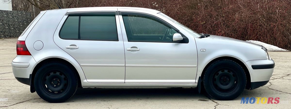 2002' Volkswagen Golf photo #6