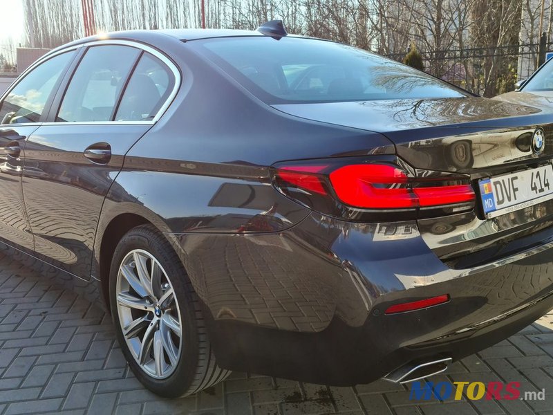 2020' BMW 5 Series photo #2