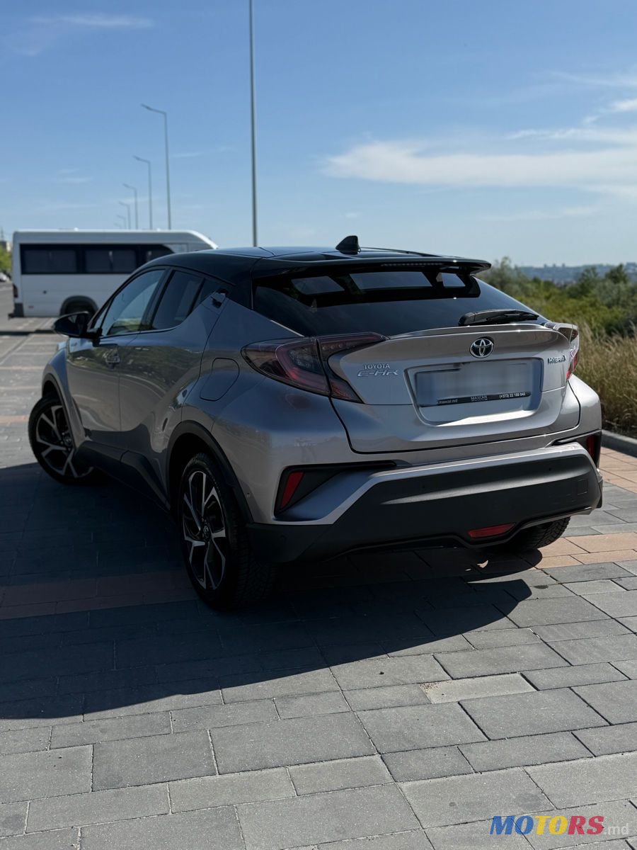 2017' Toyota C-HR photo #2