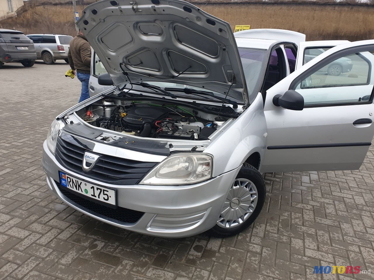 2009' Dacia Logan photo #2