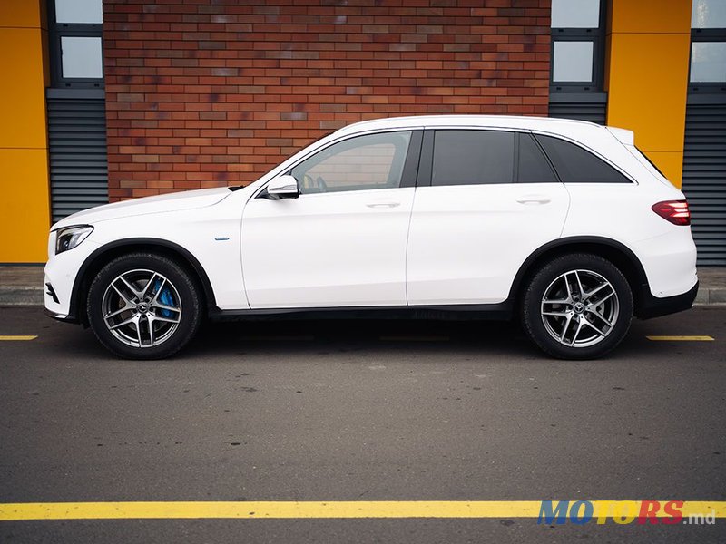 2018' Mercedes-Benz Glc photo #2