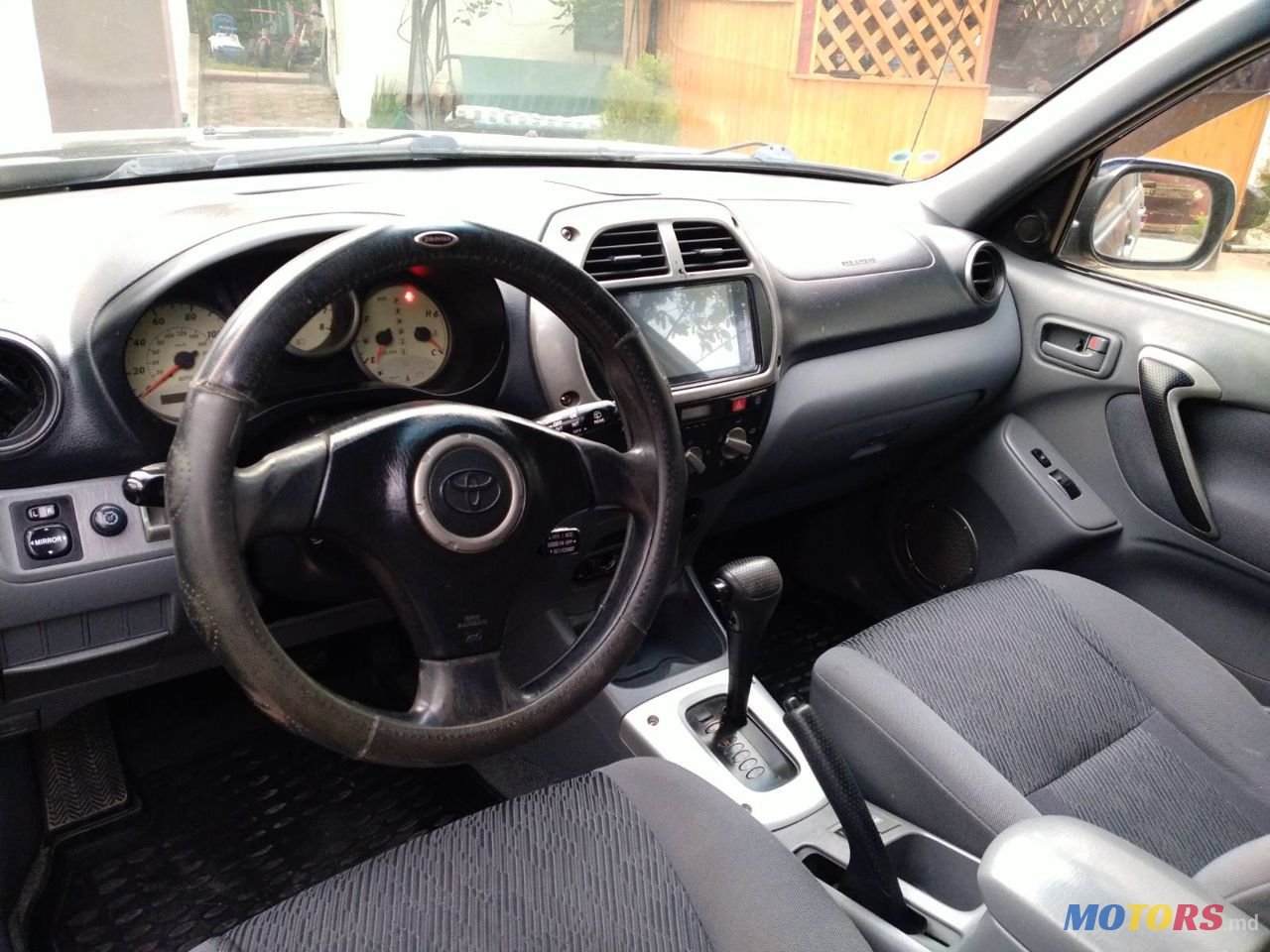 2002' Toyota RAV4 photo #2