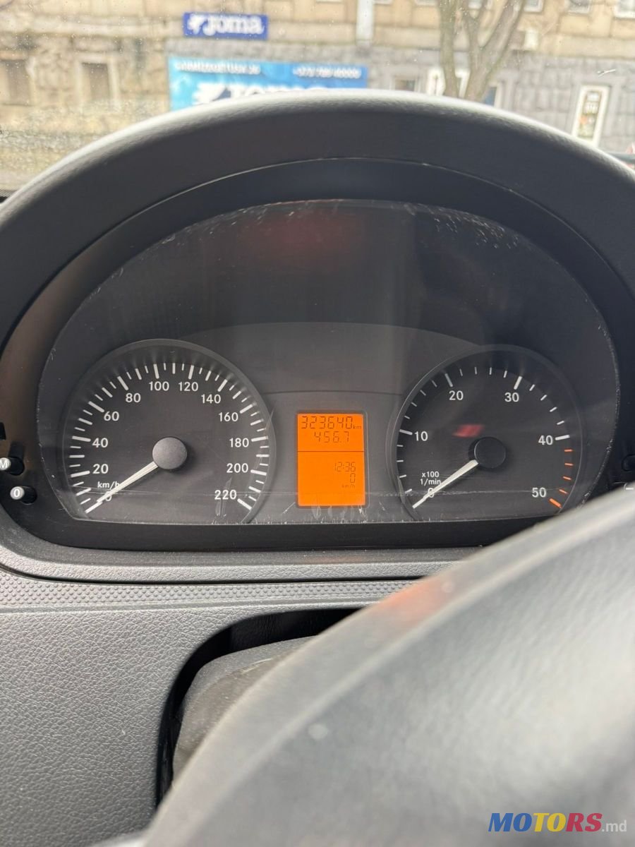 2011' Mercedes-Benz Vito photo #5