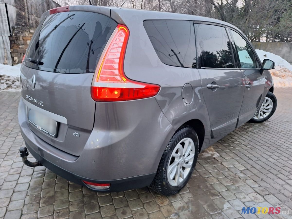 2014' Renault Grand Scenic photo #2