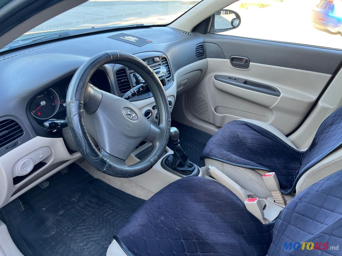 2008' Hyundai Accent photo #5