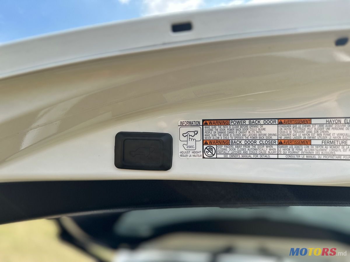 2017' Toyota RAV4 photo #5