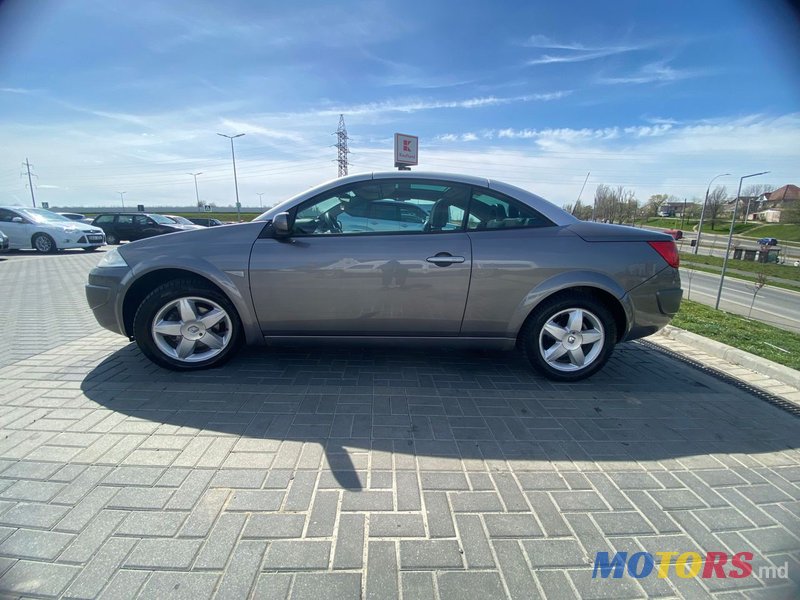 2008' Renault Megane photo #3