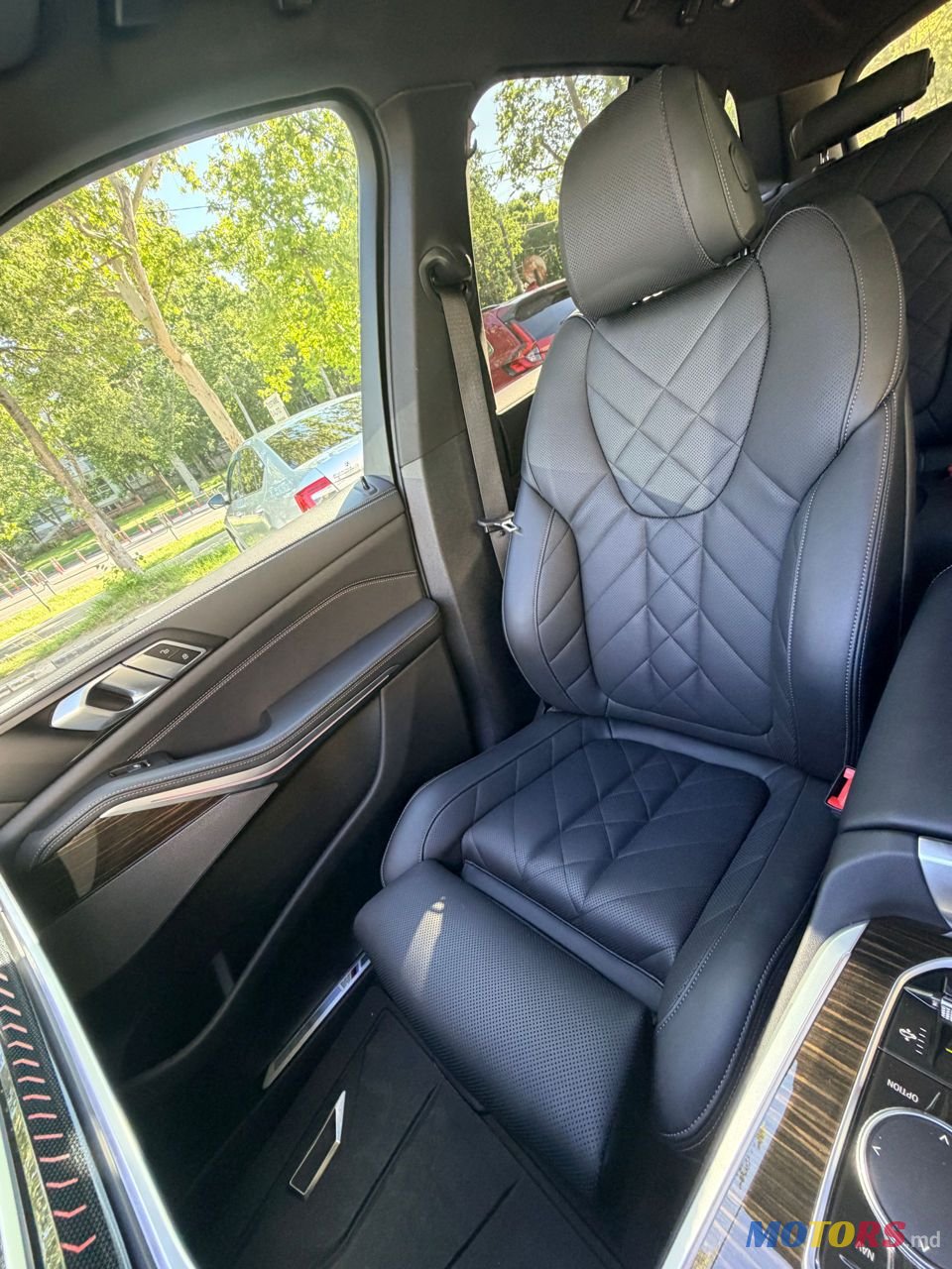 2023' BMW X5 photo #6