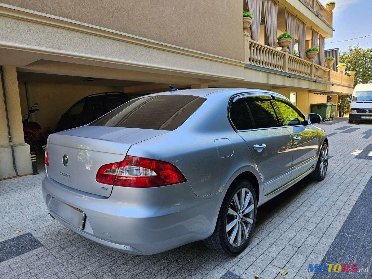 2012' Skoda Superb photo #4