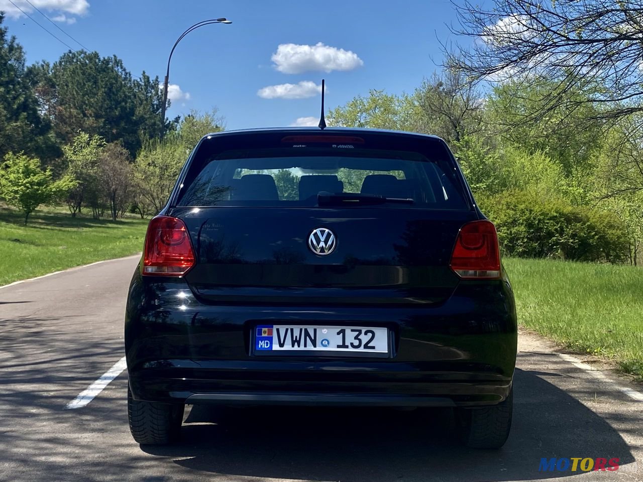 2013' Volkswagen Polo photo #5