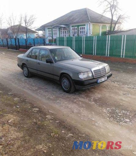 1986' Mercedes-Benz 124 photo #1