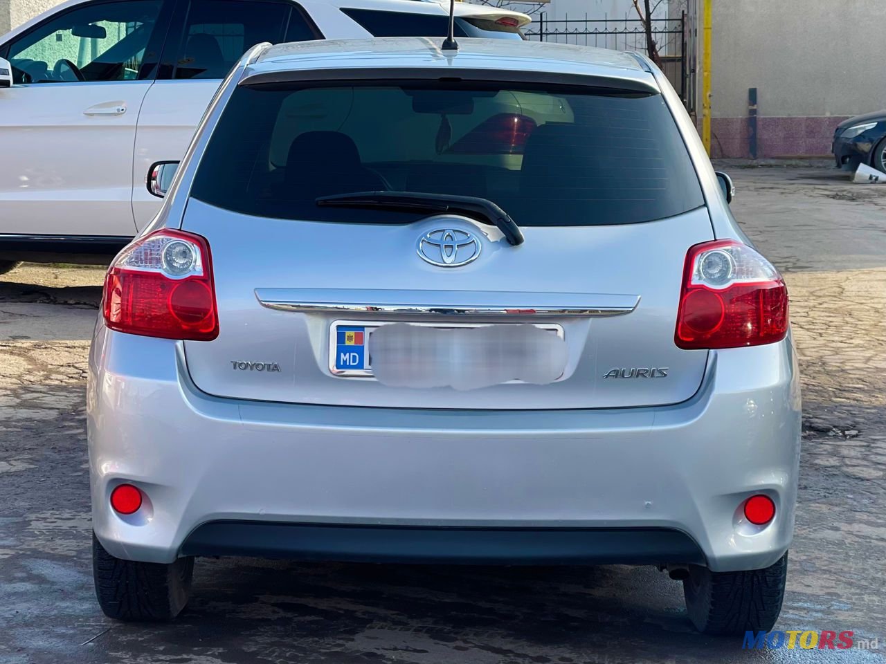 2010' Toyota Auris photo #3