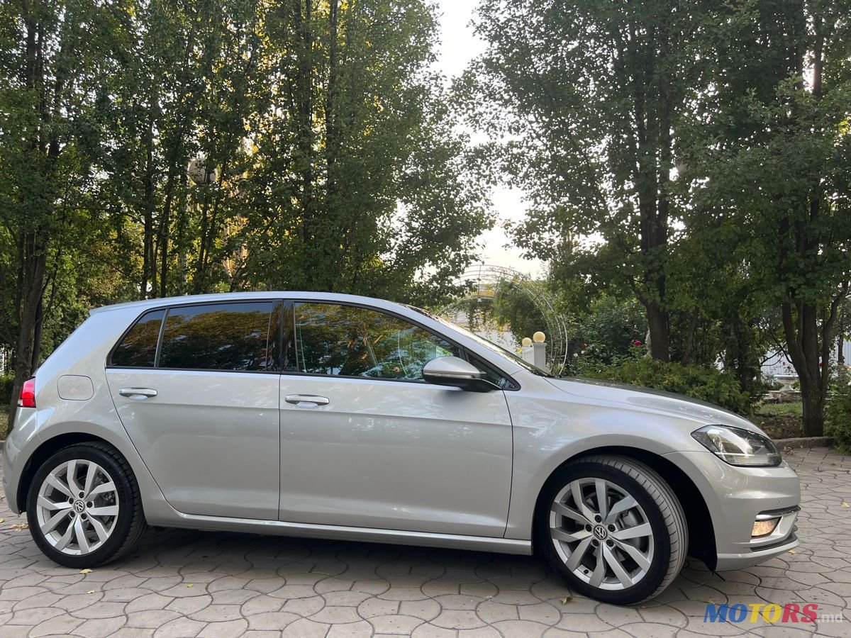 2017' Volkswagen Golf photo #1