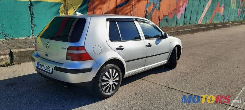 2003' Volkswagen Golf photo #3