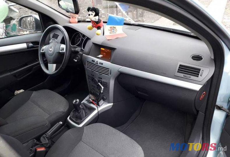 2010' Opel Astra photo #5