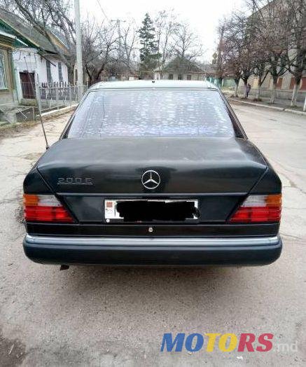 1992' Mercedes-Benz 124 photo #2