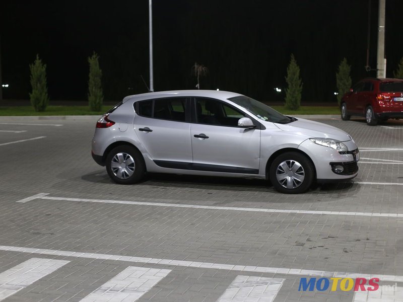 2012' Renault Megane photo #5