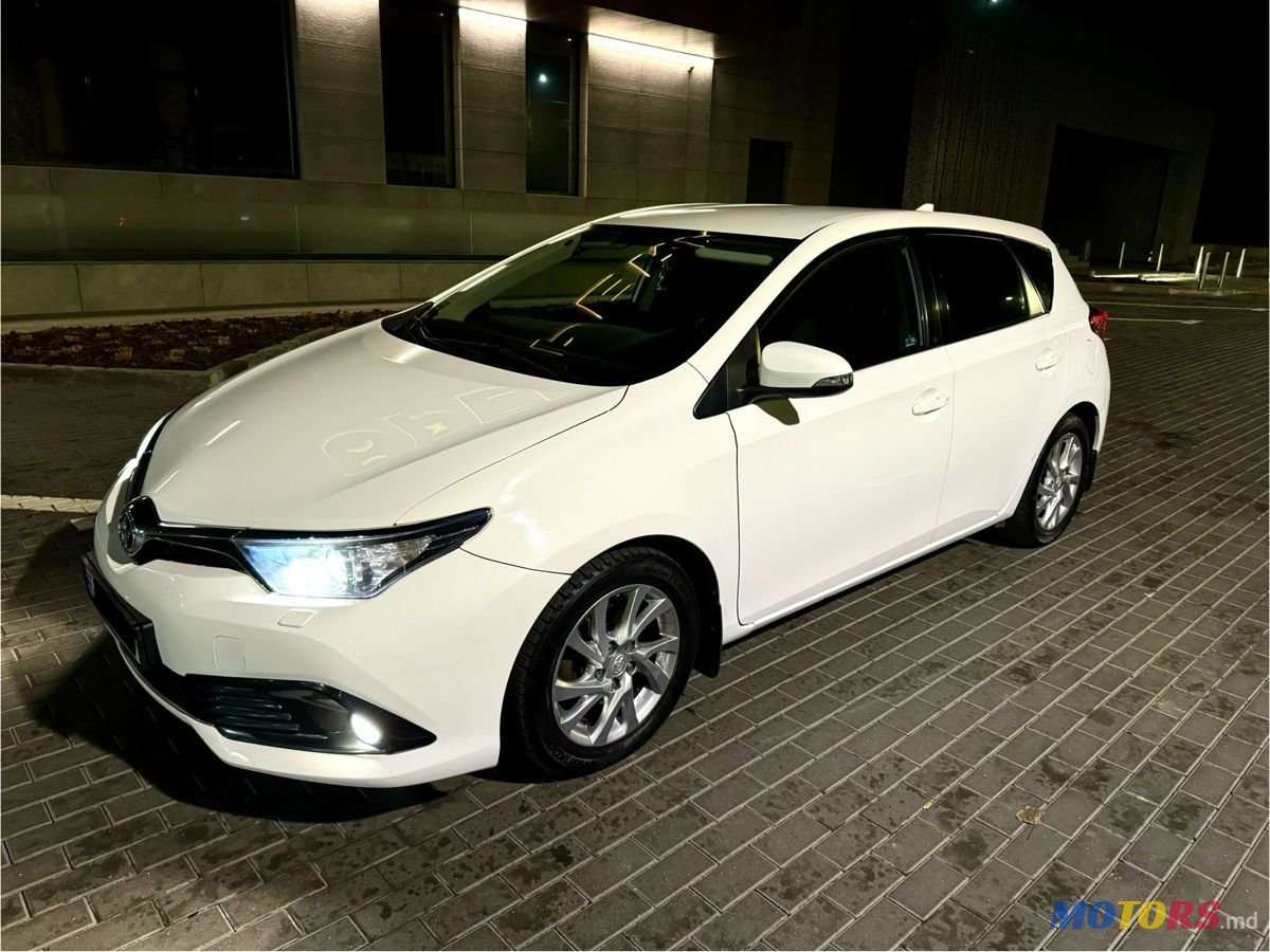 2015' Toyota Auris photo #1