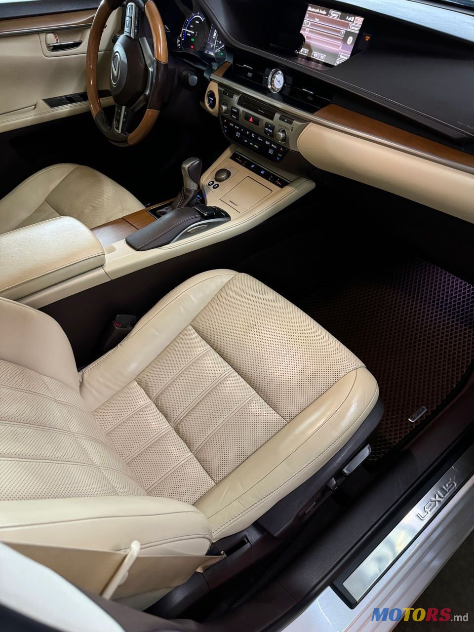 2016' Lexus Es Series photo #4