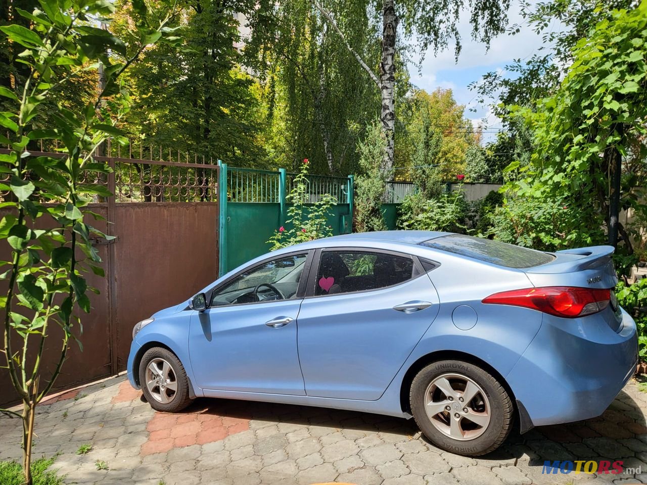 2013' Hyundai Elantra photo #3