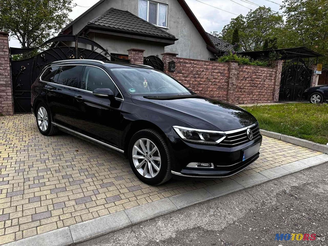 2016' Volkswagen Passat photo #2