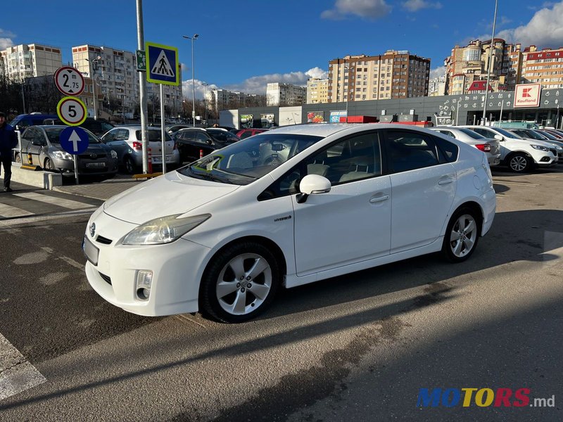 2010' Toyota Prius photo #2