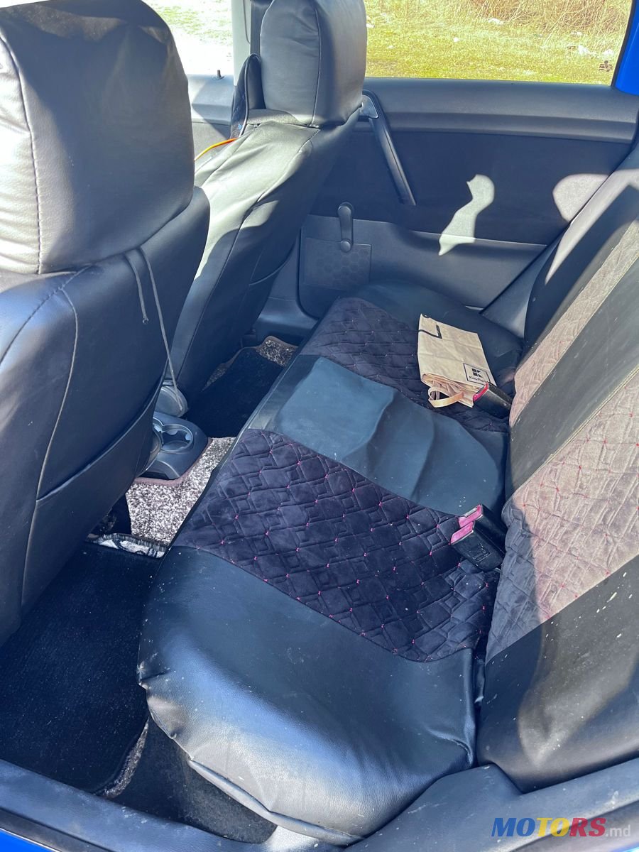 2008' Volkswagen Polo photo #4