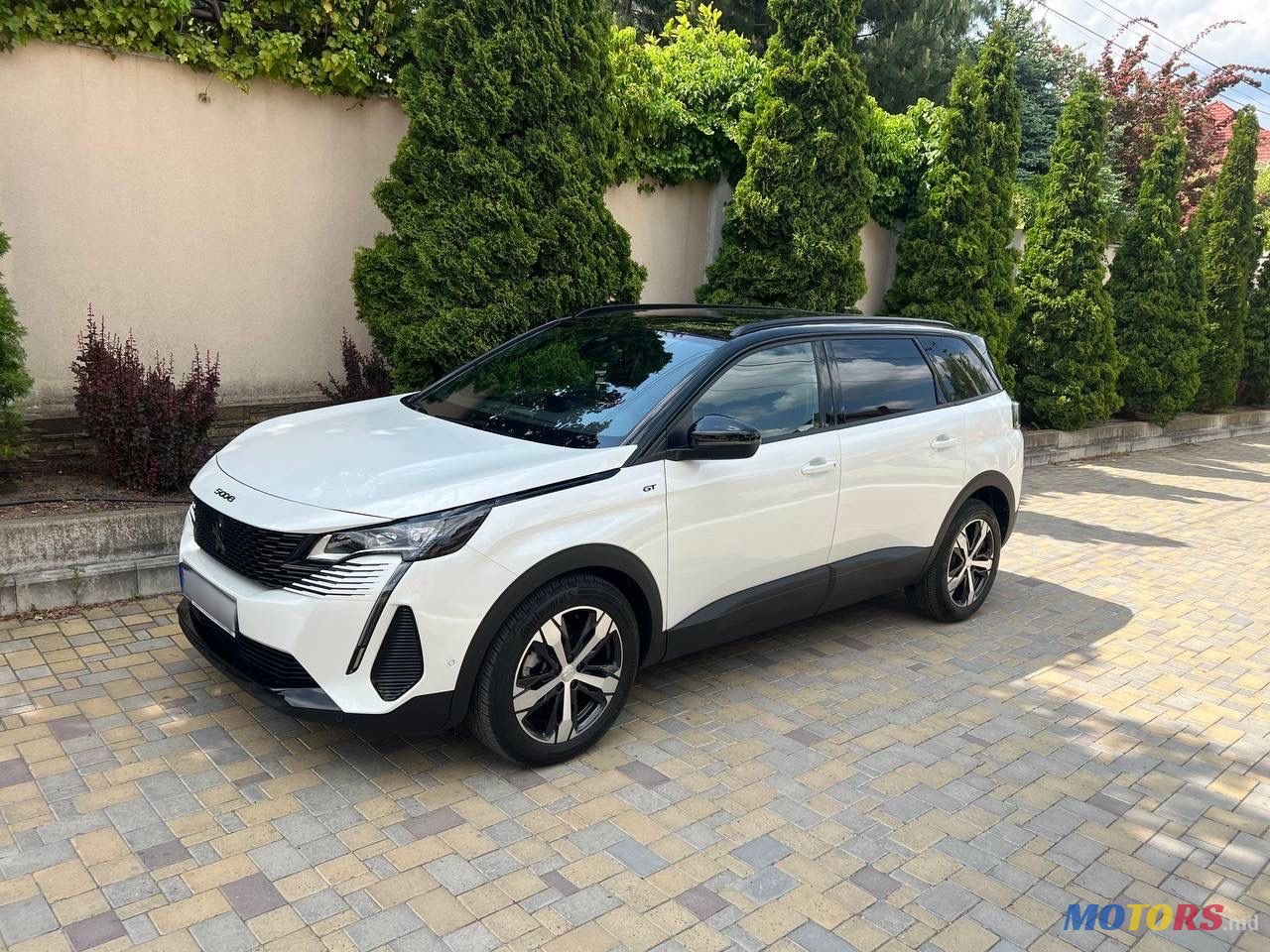 2022' Peugeot 5008 photo #1