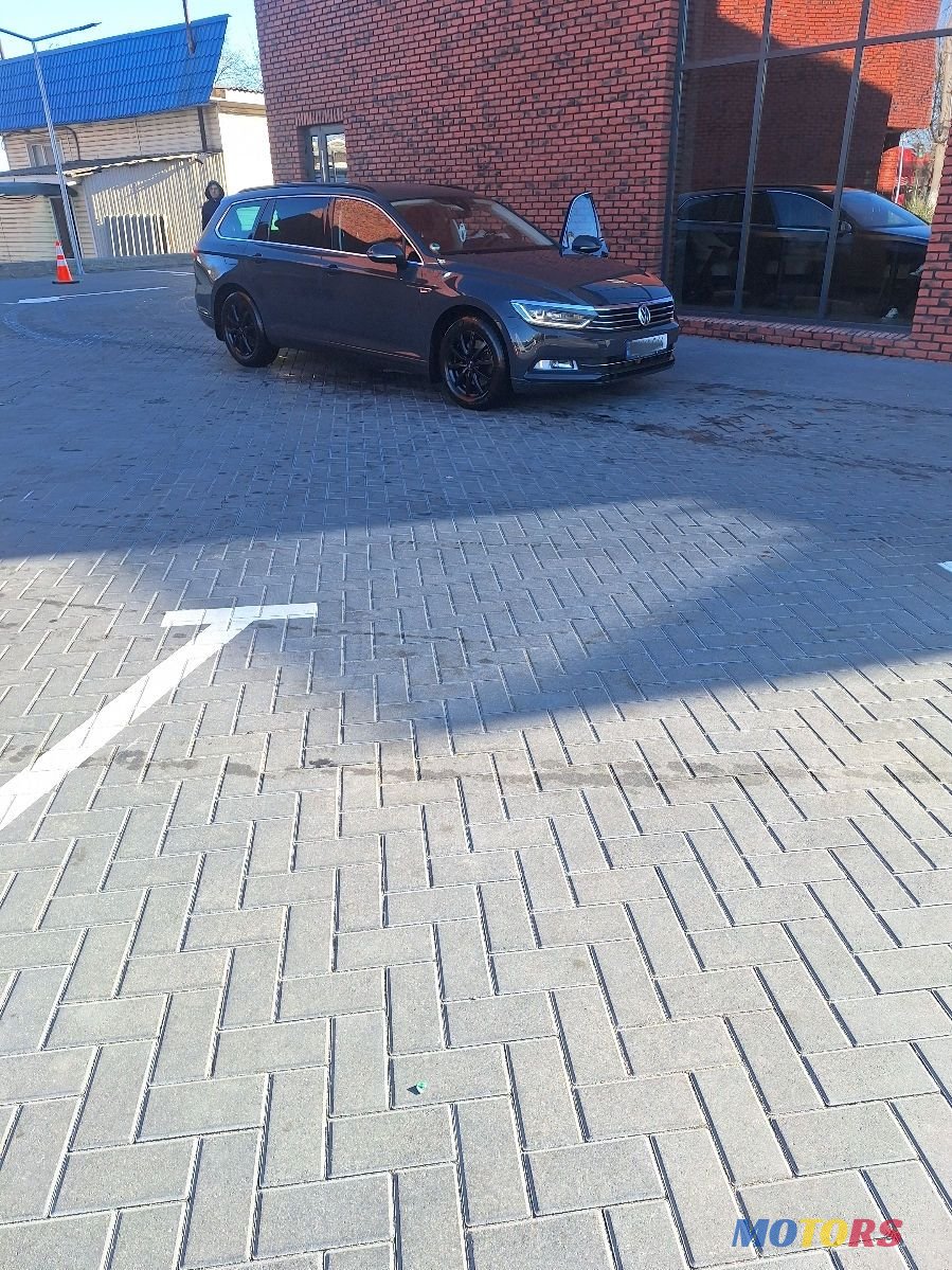 2018' Volkswagen Passat photo #3