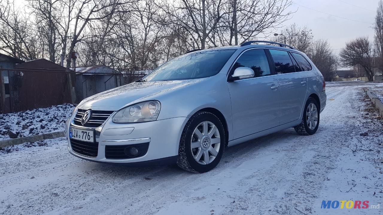 2008' Volkswagen Golf photo #2