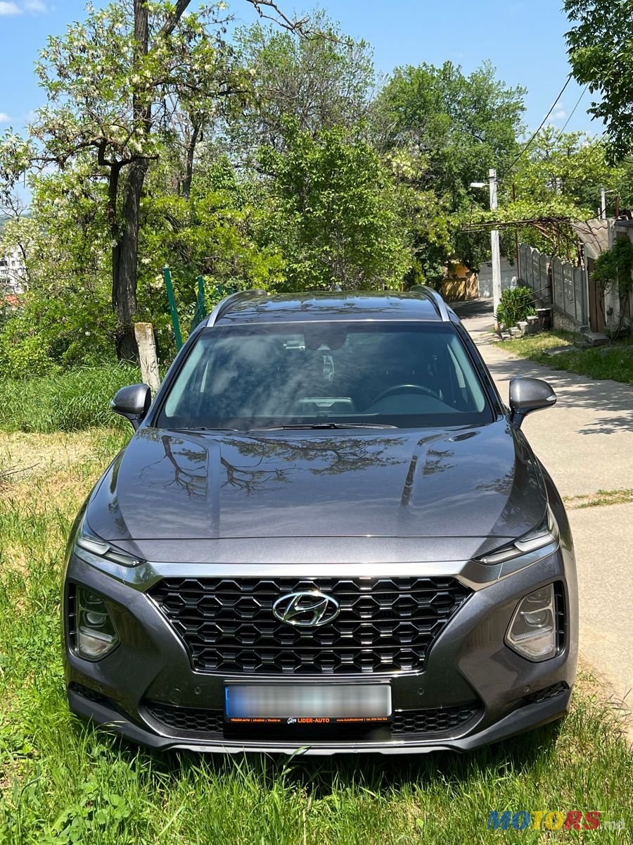 2018' Hyundai Santa Fe photo #2