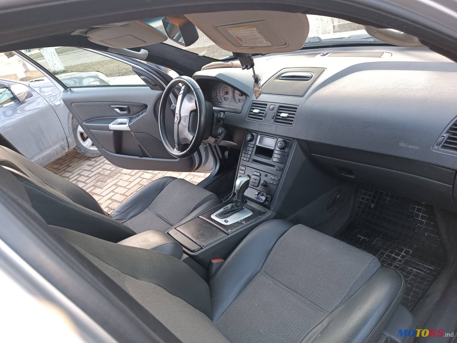 2004' Volvo XC90 photo #3