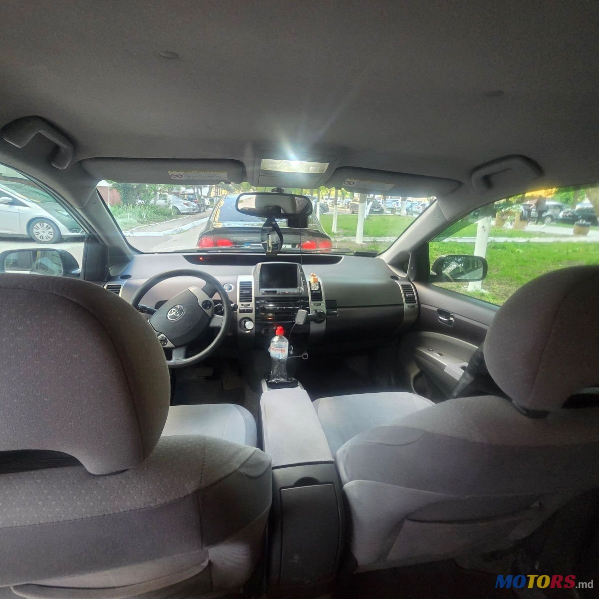 2005' Toyota Prius photo #2