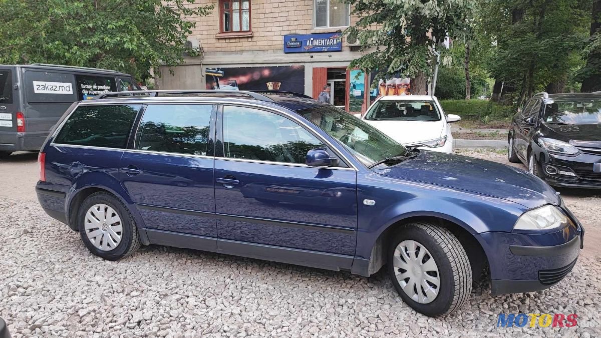 2002' Volkswagen Passat photo #2